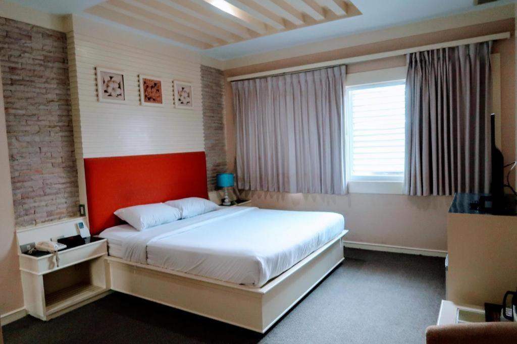 נונטאבורי The Rich Hotel מראה חיצוני תמונה
