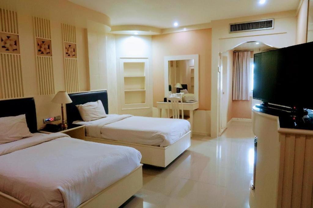 נונטאבורי The Rich Hotel מראה חיצוני תמונה