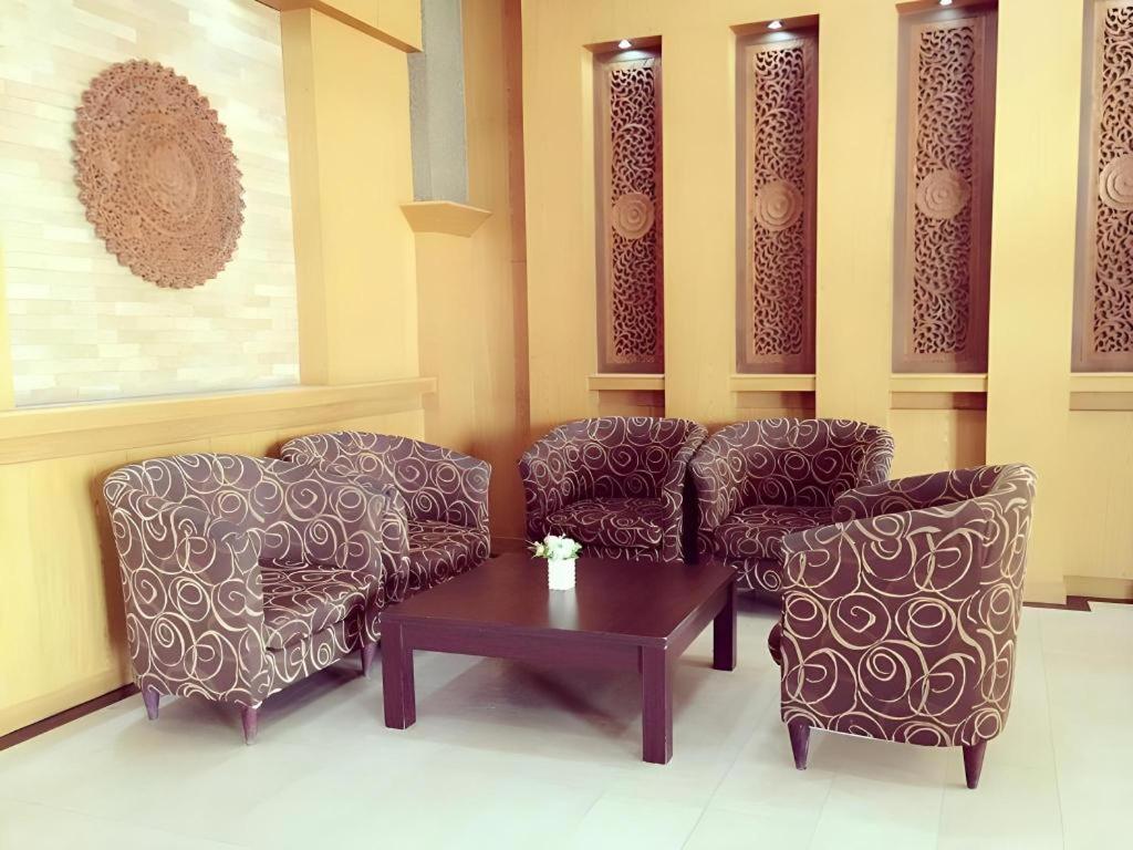 נונטאבורי The Rich Hotel מראה חיצוני תמונה