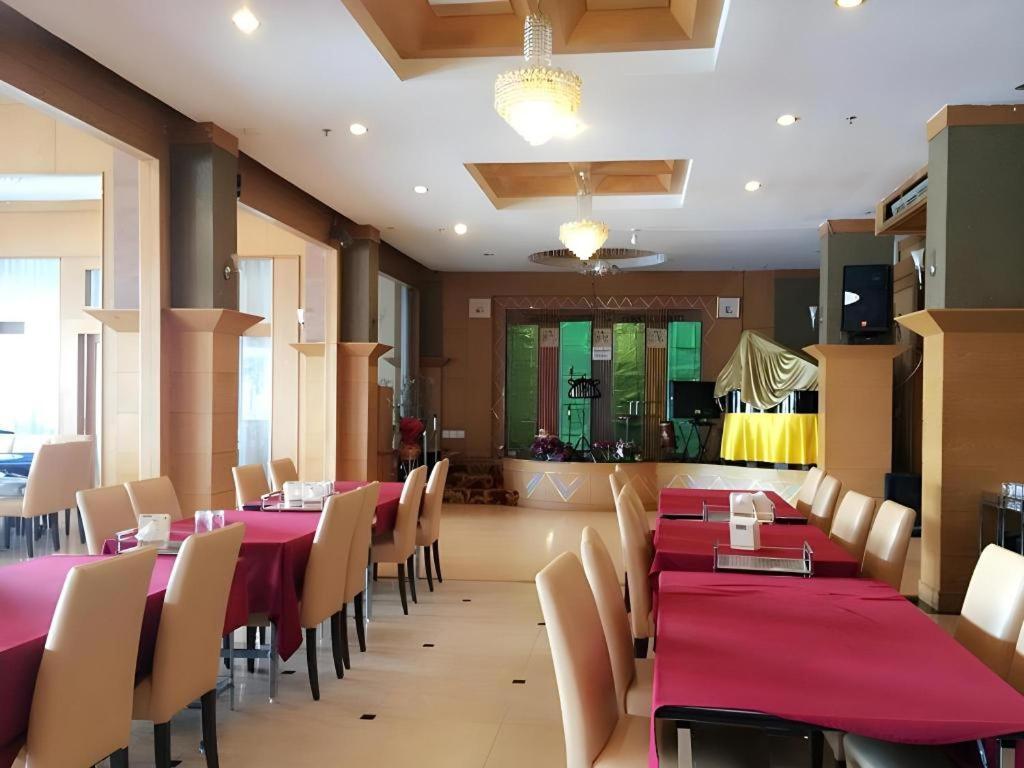 נונטאבורי The Rich Hotel מראה חיצוני תמונה