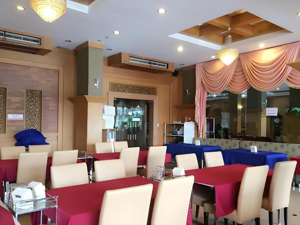 נונטאבורי The Rich Hotel מראה חיצוני תמונה