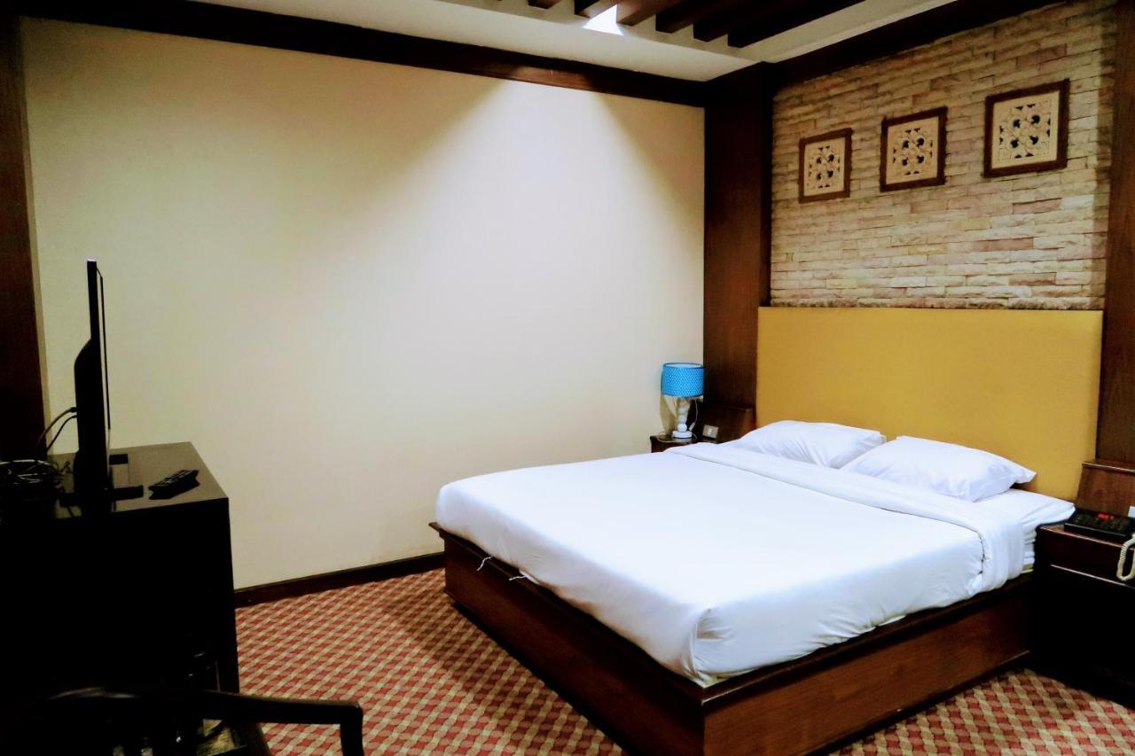 נונטאבורי The Rich Hotel מראה חיצוני תמונה