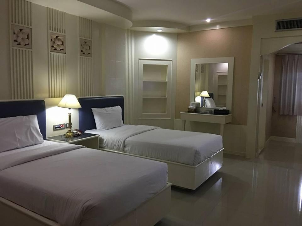 נונטאבורי The Rich Hotel מראה חיצוני תמונה